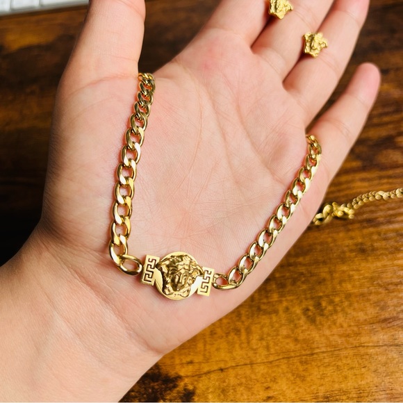 18K Gold Plated Versace Women jewelry Set Chain Necklace Bracelet and Earrings - Picture 8 of 17